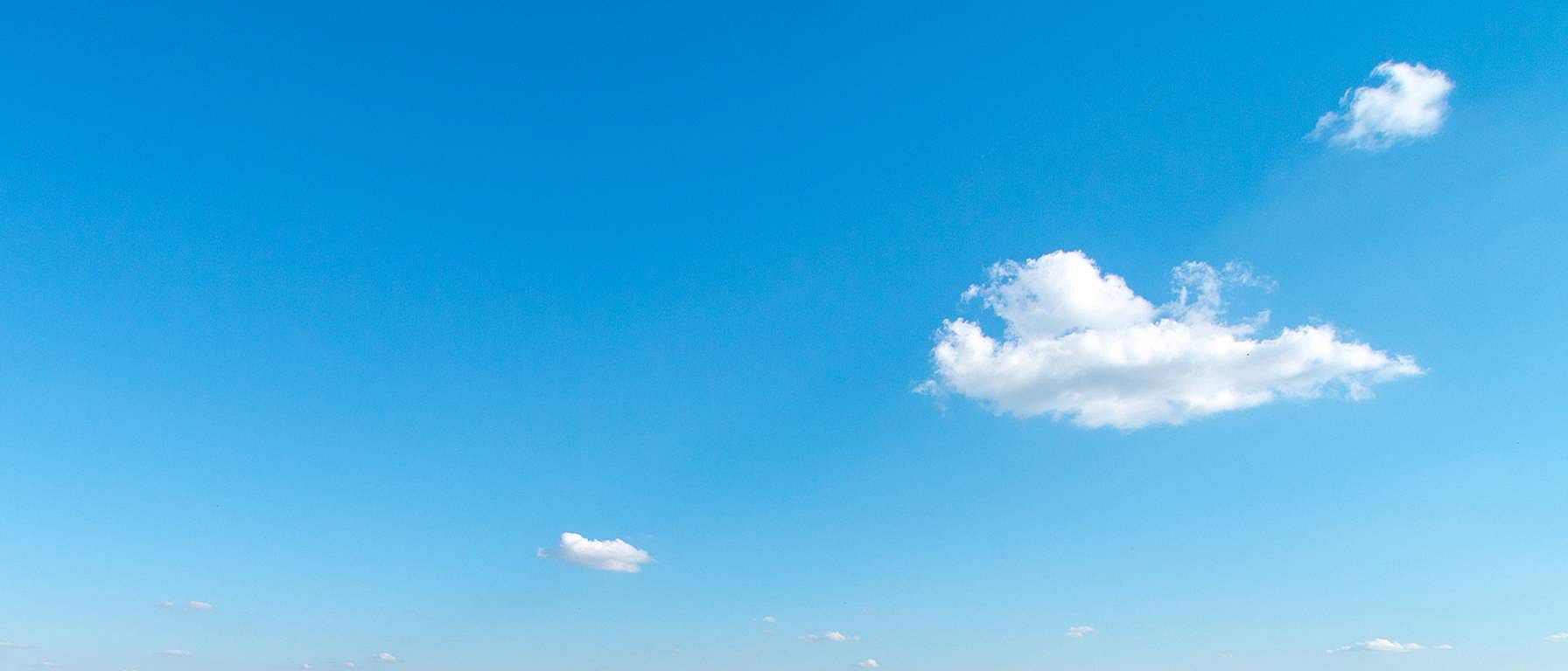 Blauwe lucht